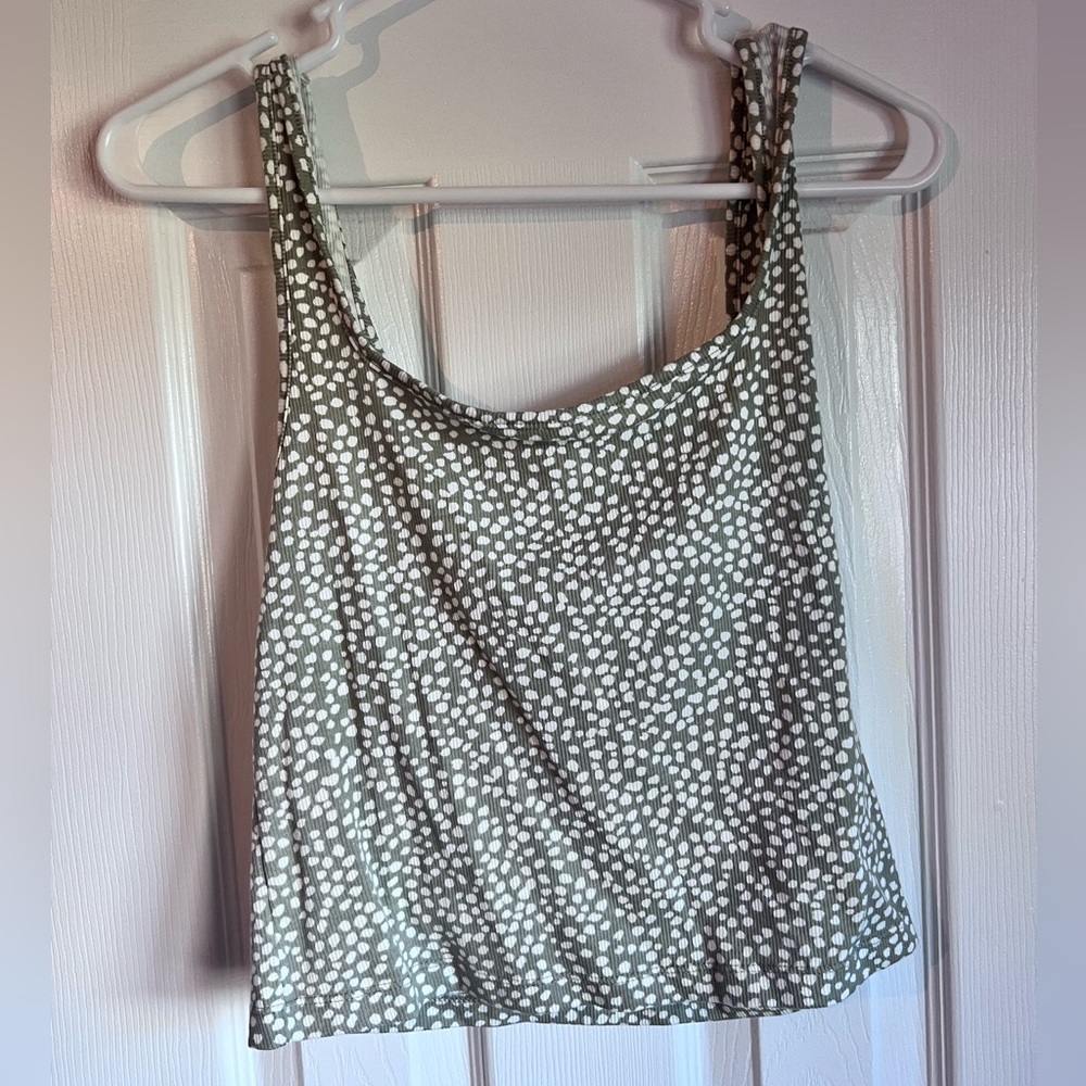 Adorable crop top. Size large from old navy.